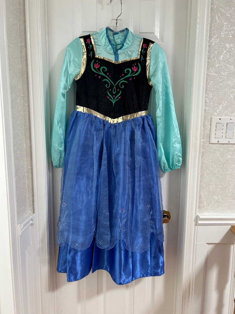 Authentic Disney Store Princess Anna Frozen Costume Dress Girls Size 9/10 Excell